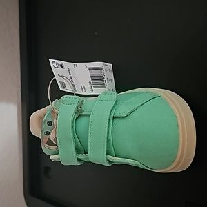 Size 10 kids Star Wars Adidas green and cream